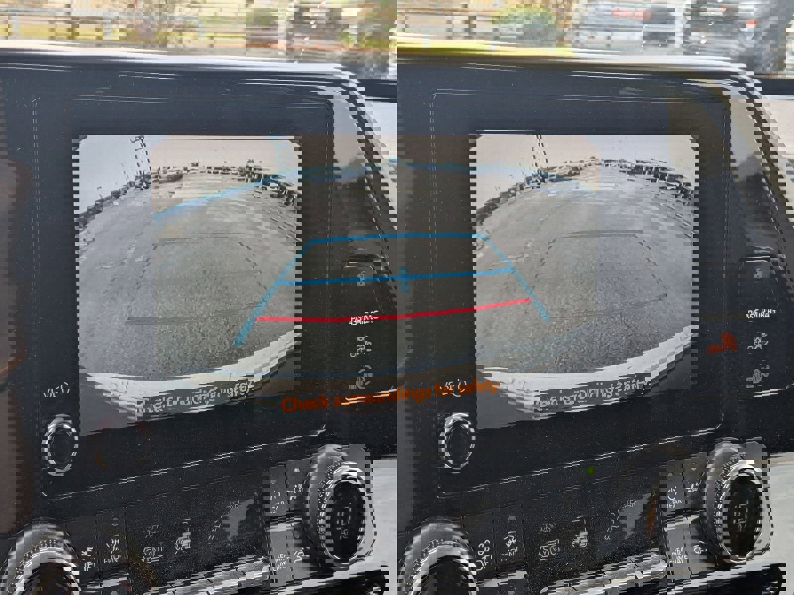 Used 2024 Toyota Highlander LE image 14