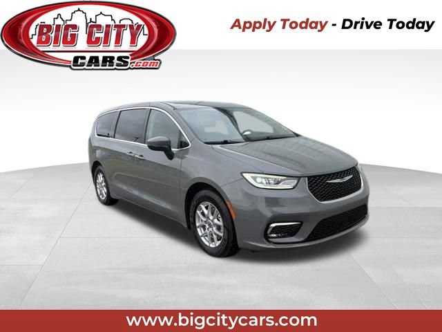 Used 2023 Chrysler Pacifica Touring-L