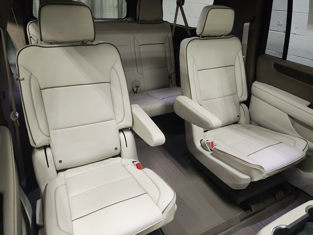 New 2026 GMC Yukon XL Denali w/ Sun & Power Step Package image 11