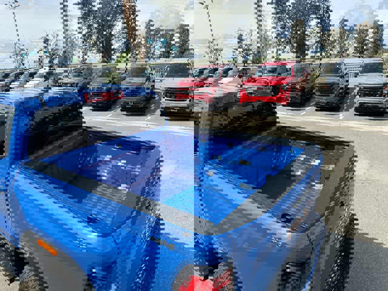 New 2025 GMC Canyon Elevation w/ Convenience Package image 26