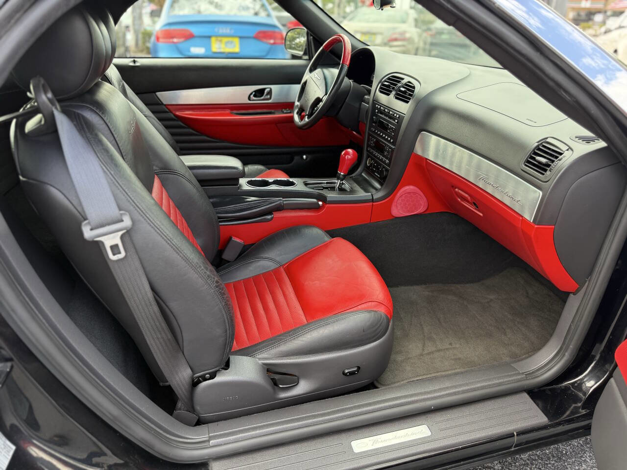 Used 2002 Ford Thunderbird Deluxe image 15