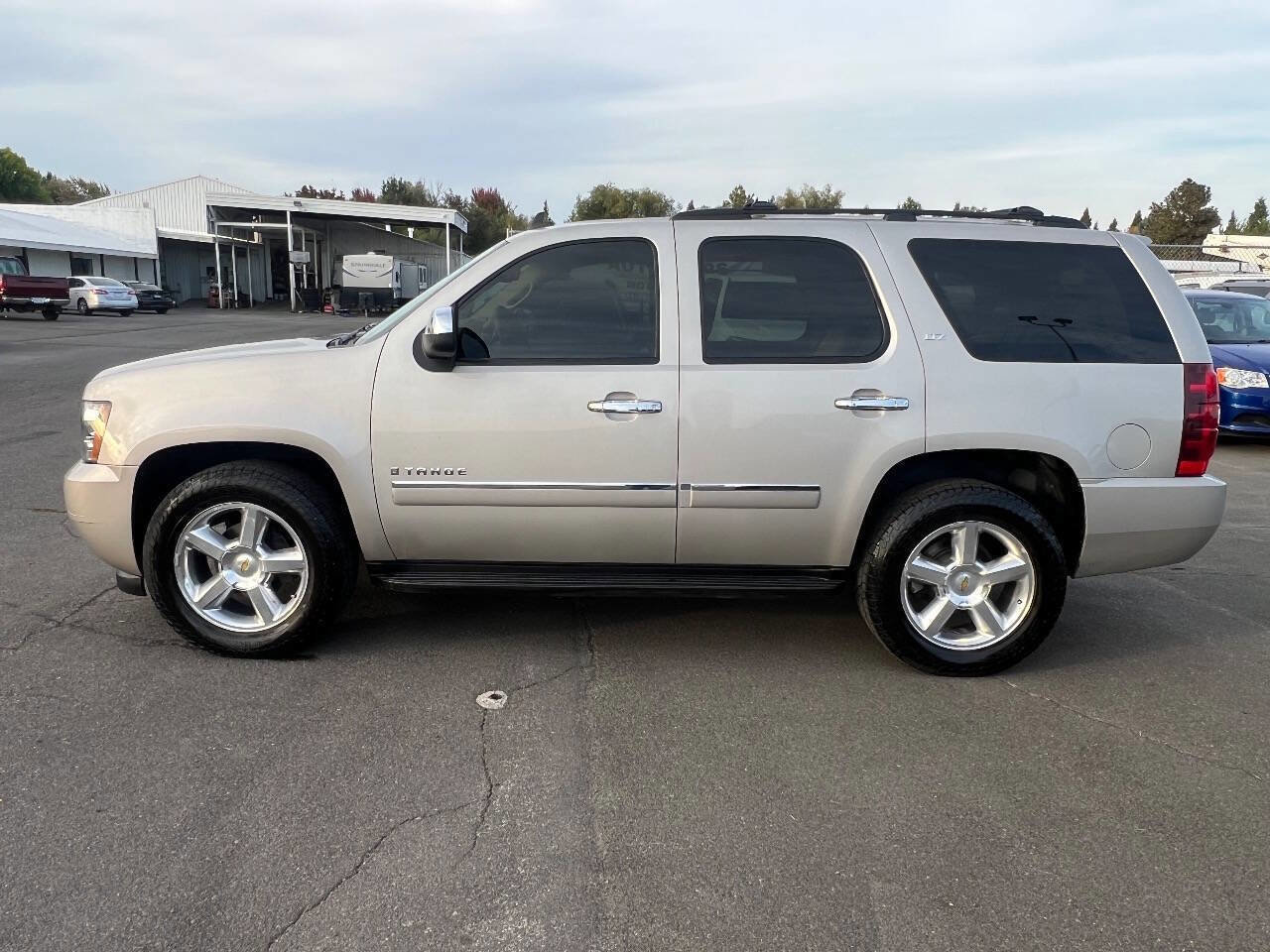 Used 2009 Chevrolet Tahoe LTZ image 2