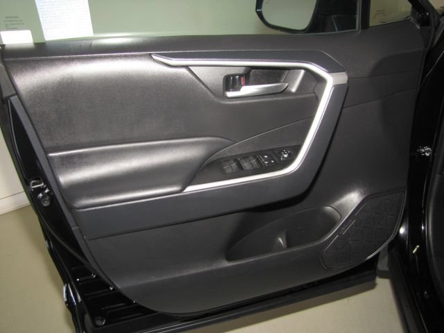 Used 2025 Toyota RAV4 XLE w/ Weather Package AWD/4WD image 11