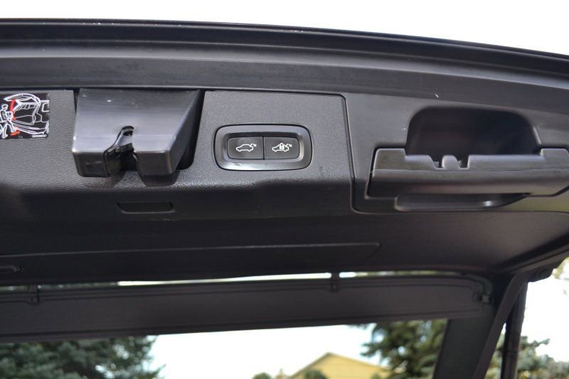 Used 2018 Volvo XC60 T5 Momentum w/ Vision Package image 34
