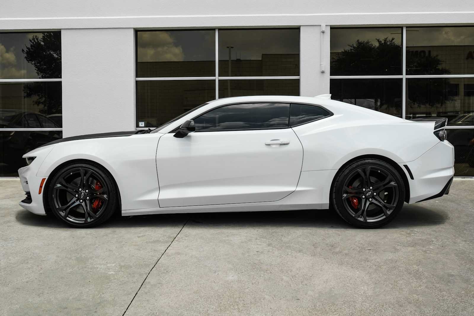 Used 2021 Chevrolet Camaro SS RWD image 11