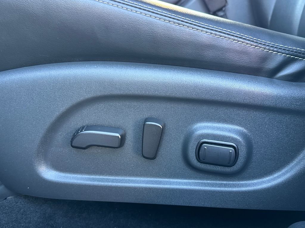 Used 2023 Nissan Murano SV w/ SV Midnight Edition Package image 30