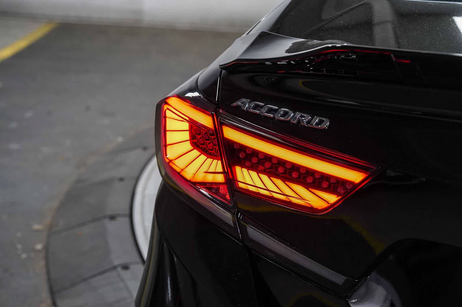 Used 2022 Honda Accord Sport image 11