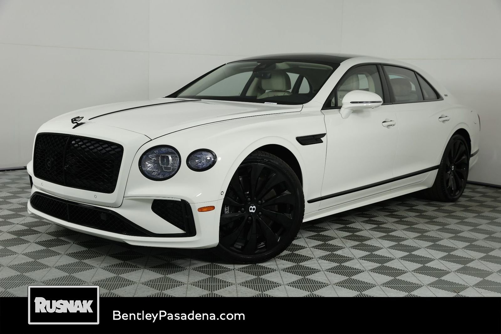 New 2025 Bentley Flying Spur Plug-In Hybrid image 1