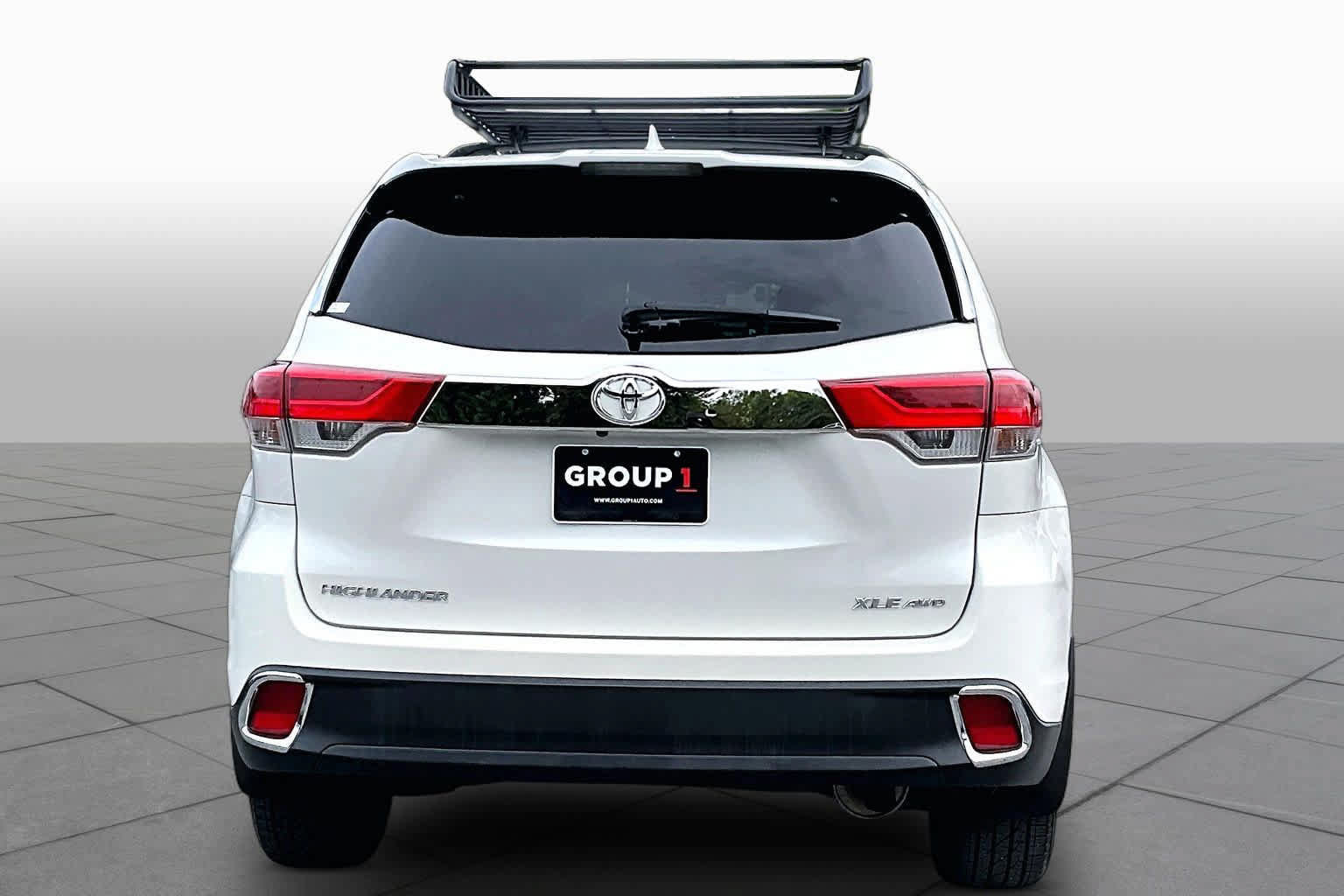 Used 2019 Toyota Highlander XLE AWD/4WD image 5