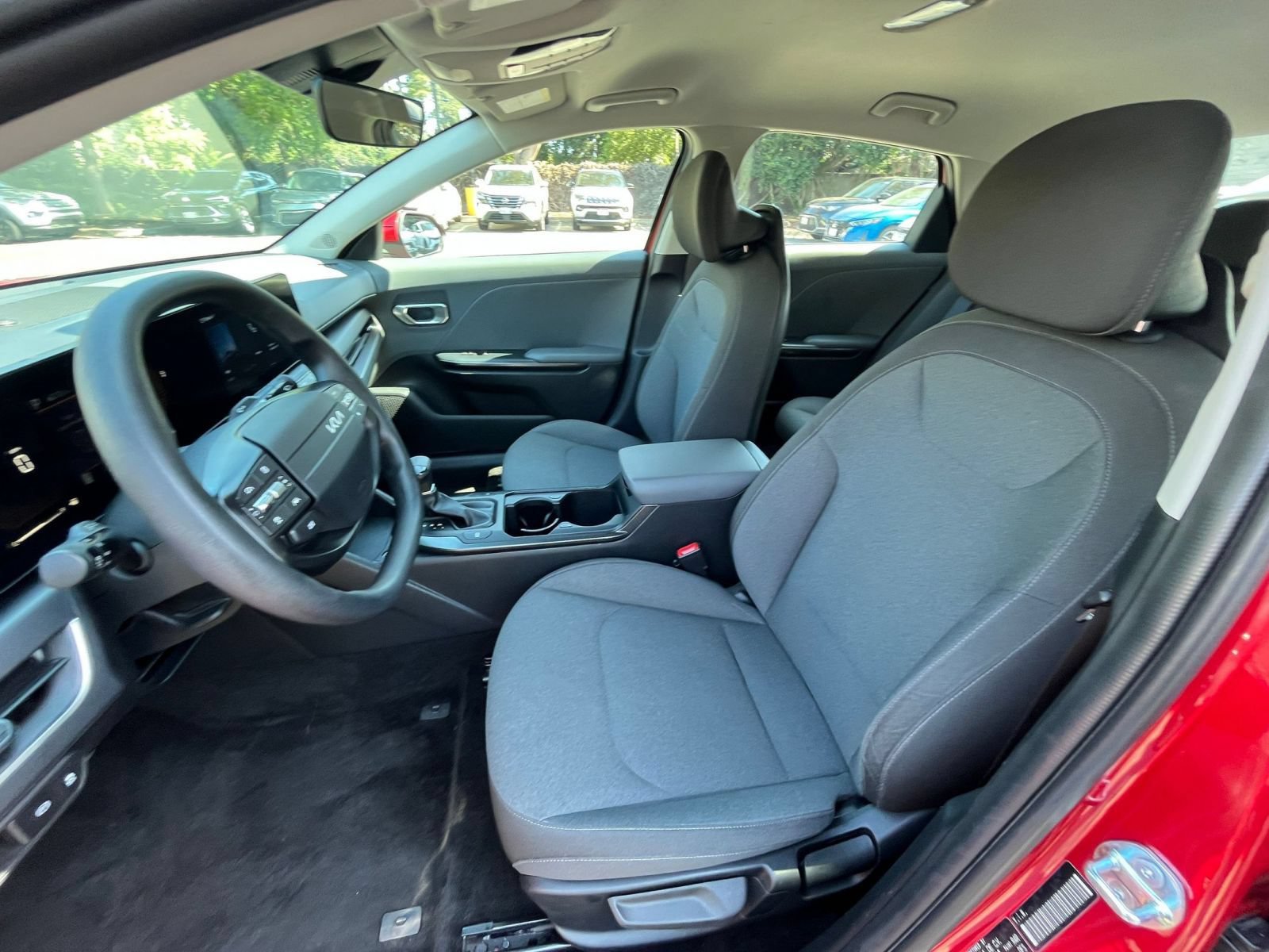 Used 2025 Kia K4 FWD image 25