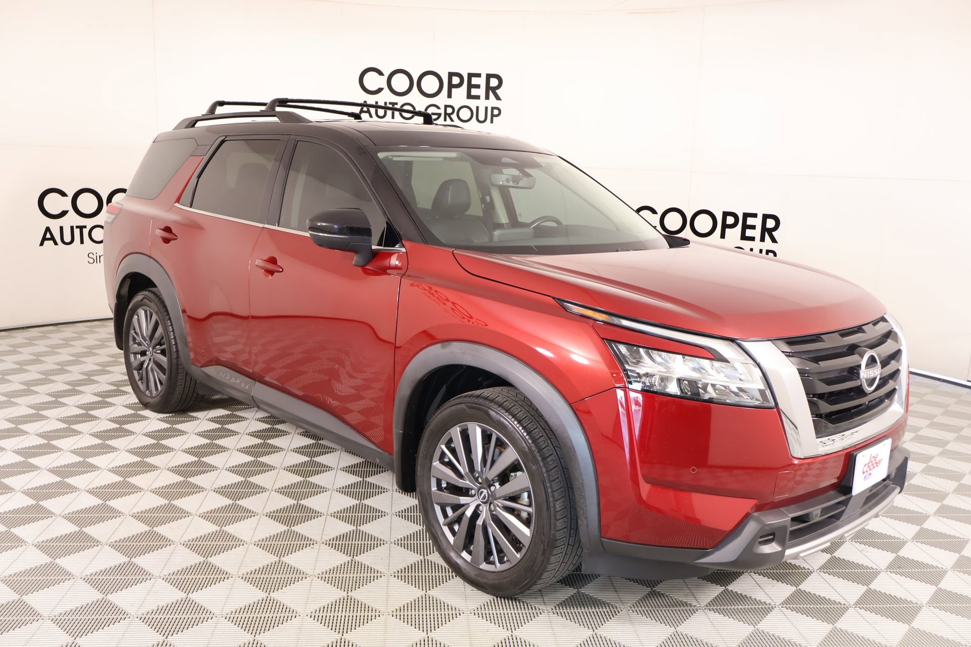 Used 2023 Nissan Pathfinder SL w/ SL Premium Package FWD image 1