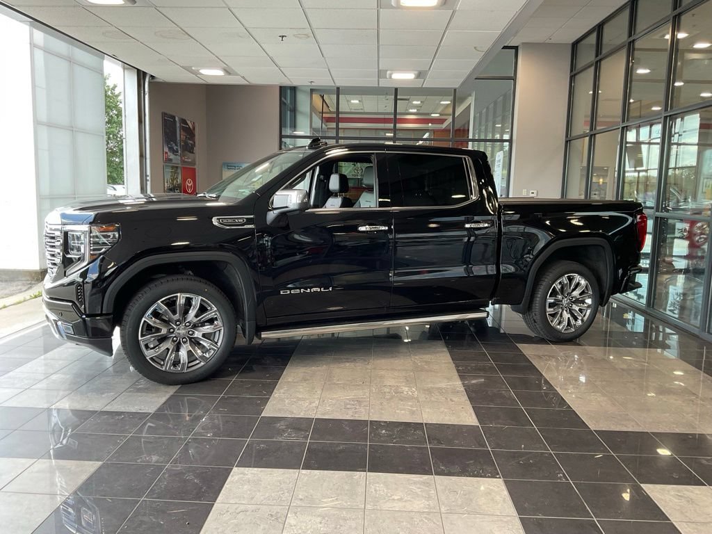 Used 2024 GMC Sierra 1500 Denali w/ Denali Reserve Package AWD/4WD image 3