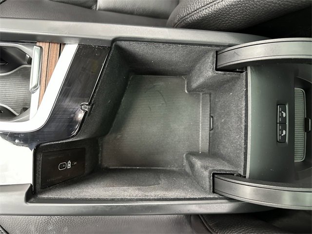 Certified 2023 Volvo XC60 B5 Plus w/ Climate Package image 21