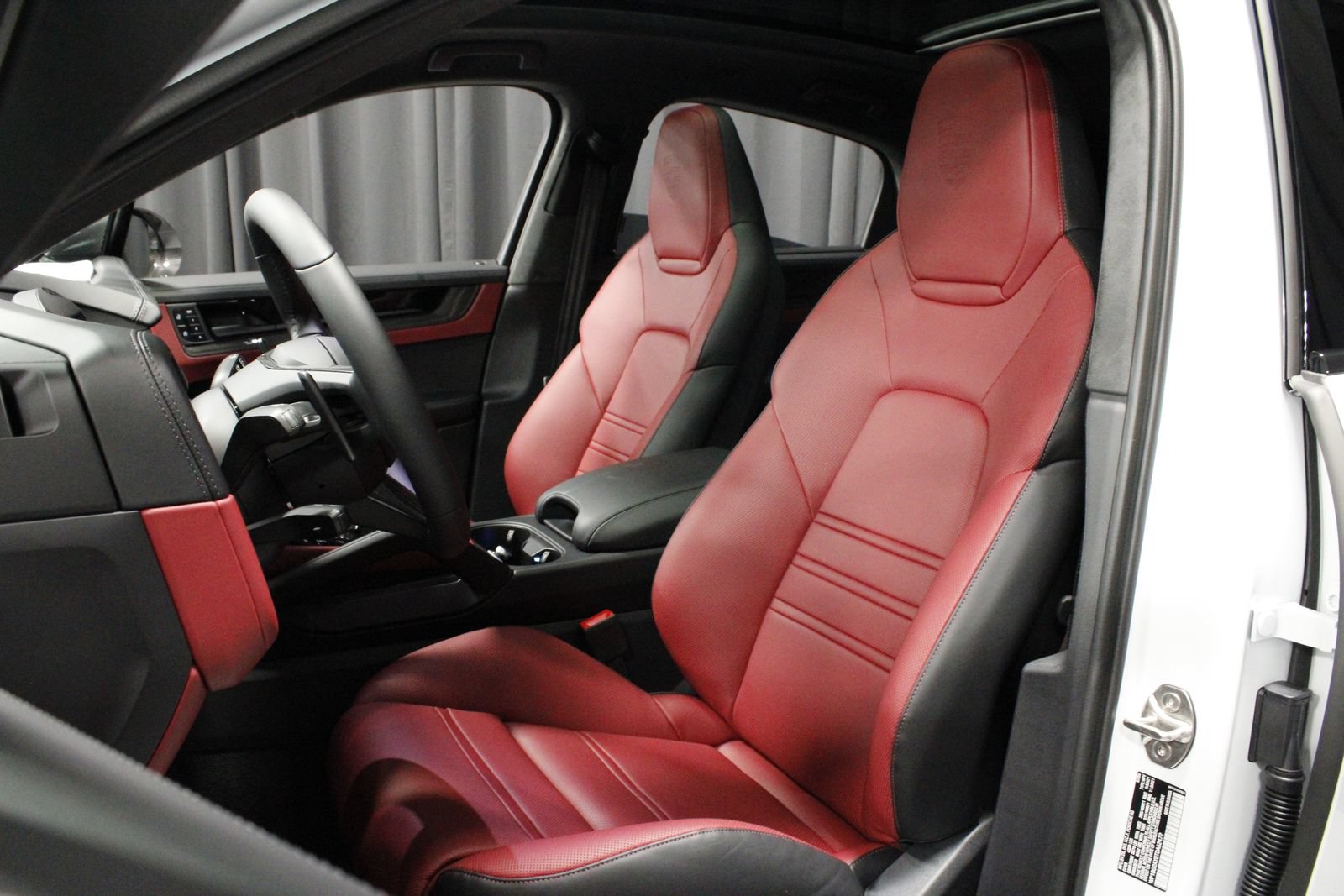 New 2026 Porsche Cayenne GTS AWD/4WD image 18