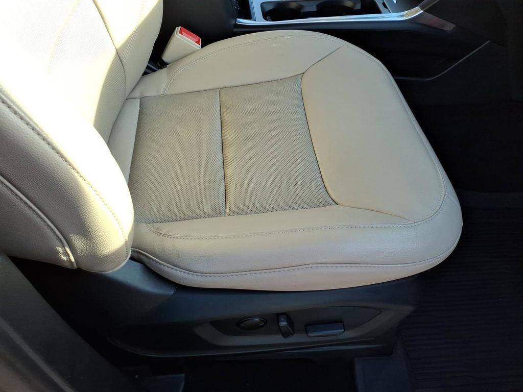 Used 2021 Ford Explorer Limited w/ Equipment Group 301A image 14