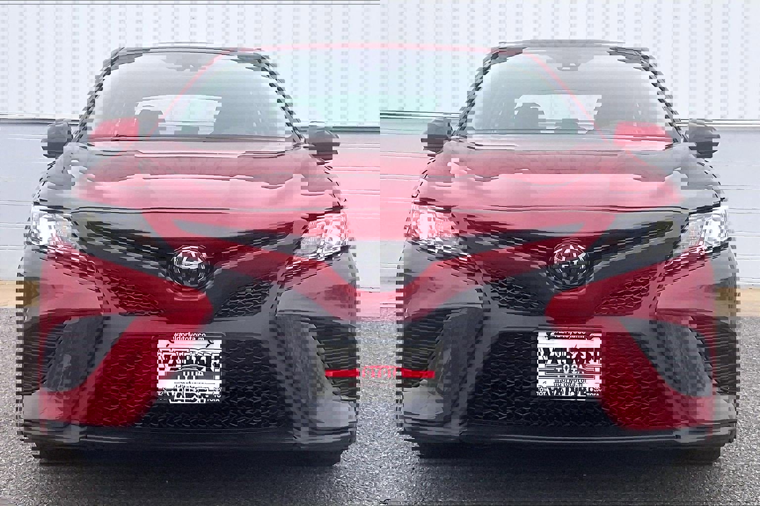 Used 2020 Toyota Camry SE image 3