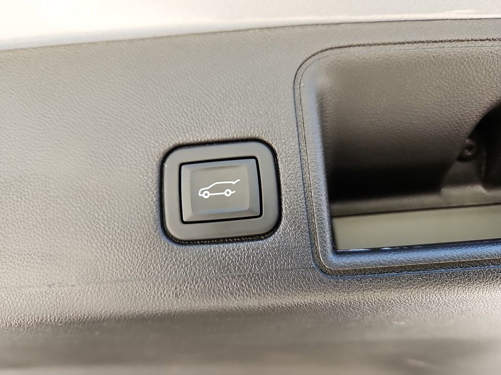 Used 2024 GMC Terrain AT4 w/ Infotainment Package II image 29