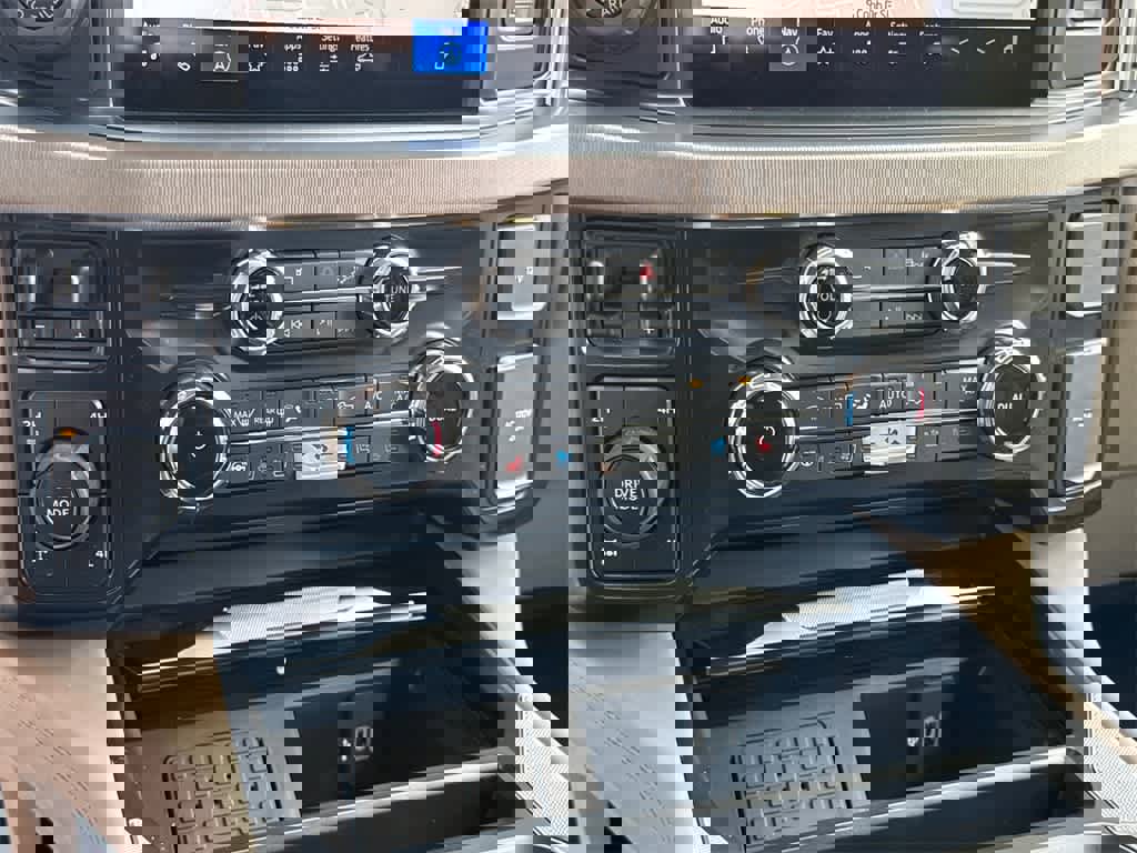 New 2025 Ford F250 Platinum w/ Platinum Plus Package image 31