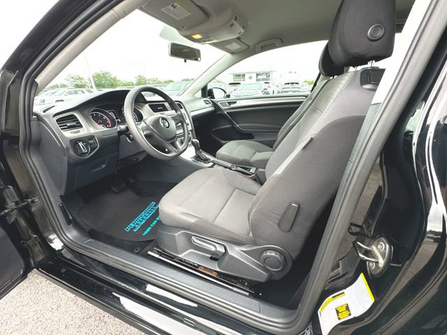 Used 2016 Volkswagen Golf 2-Door FWD image 10