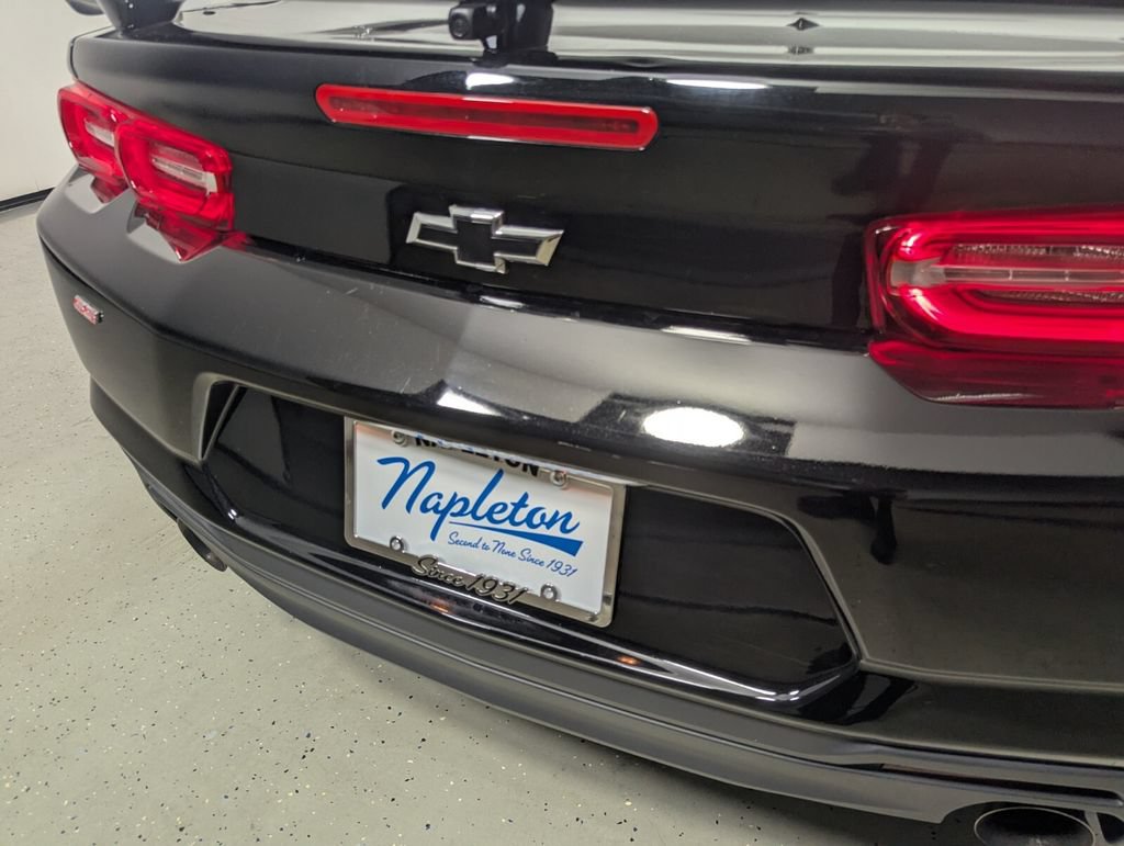 Used 2020 Chevrolet Camaro LT RWD image 9
