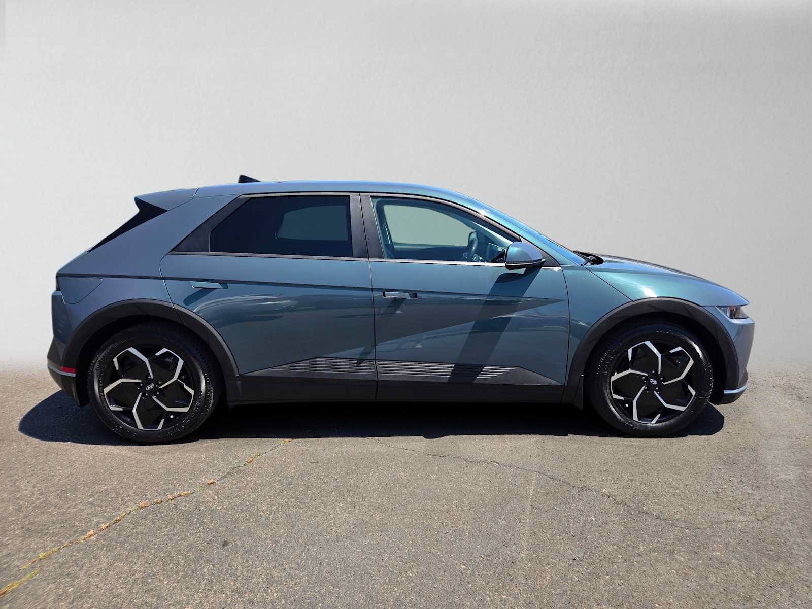 Used 2023 Hyundai Ioniq 5 SEL RWD image 2