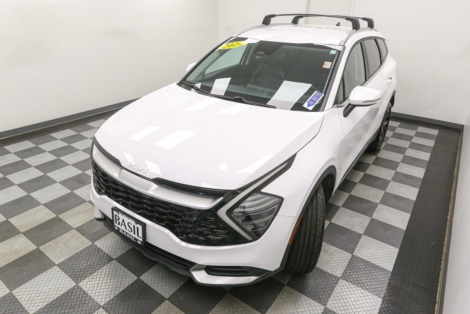 Used 2024 Kia Sportage EX AWD/4WD image 6