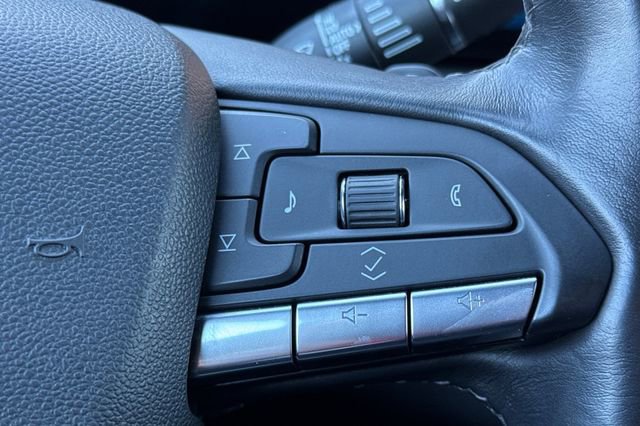 Used 2024 Cadillac XT4 Premium Luxury image 39