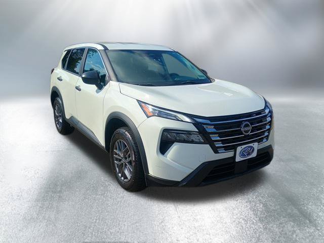 Used 2024 Nissan Rogue S AWD/4WD image 8