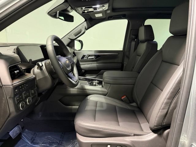 New 2026 Chevrolet Suburban LT w/ Comfort Package AWD/4WD image 16
