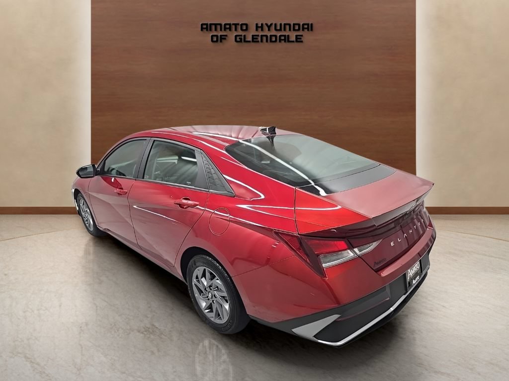 Used 2024 Hyundai Elantra SEL FWD image 4