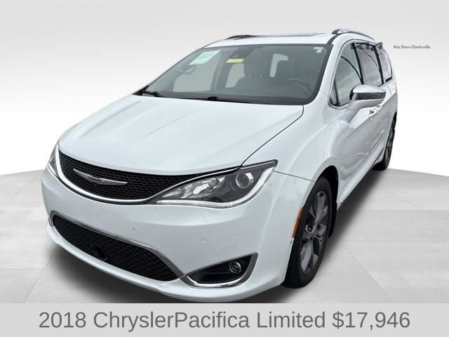 Used 2018 Chrysler Pacifica Limited w/ Tire & Wheel Group FWD image 4