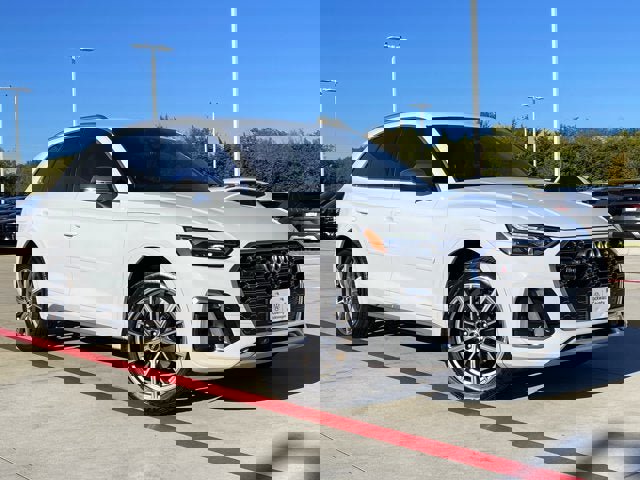 Used 2022 Audi SQ5 Premium w/ Convenience Package image 5