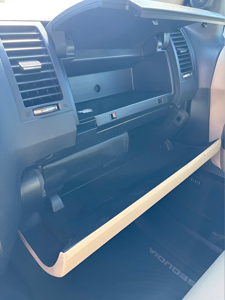 Used 2015 Toyota Sequoia Limited RWD image 36