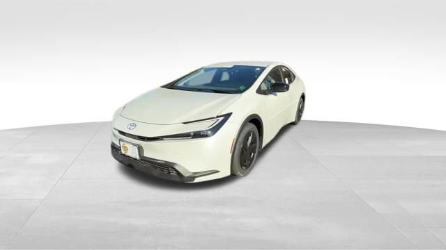 New 2026 Toyota Prius LE image 2