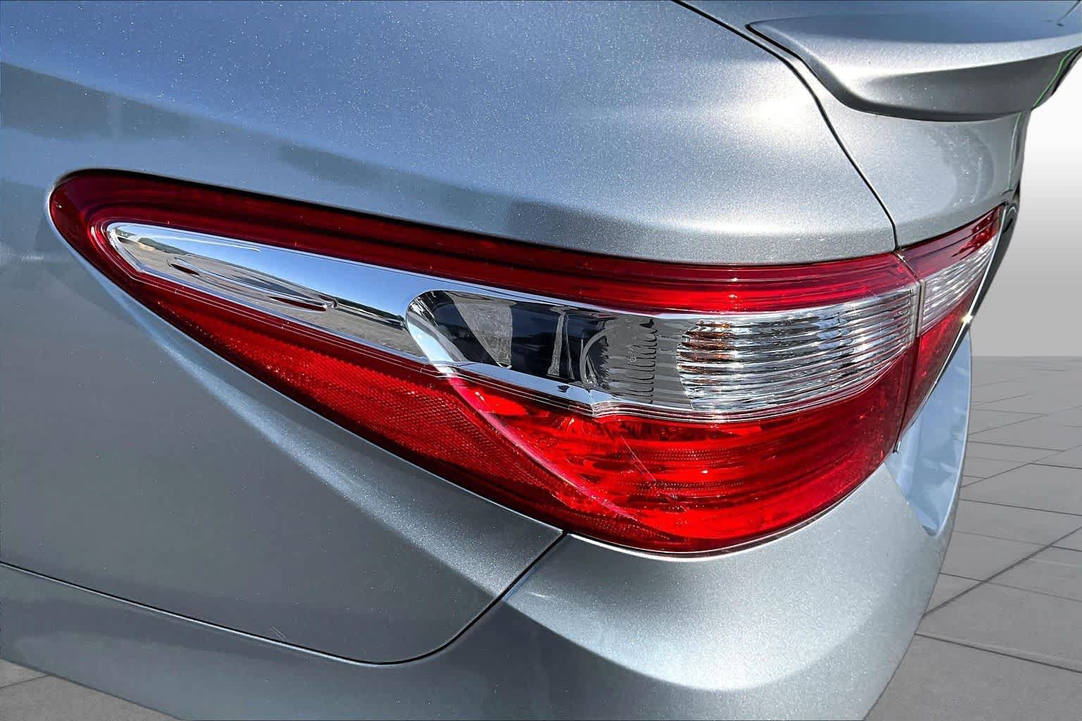 Used 2017 Toyota Camry SE FWD image 28