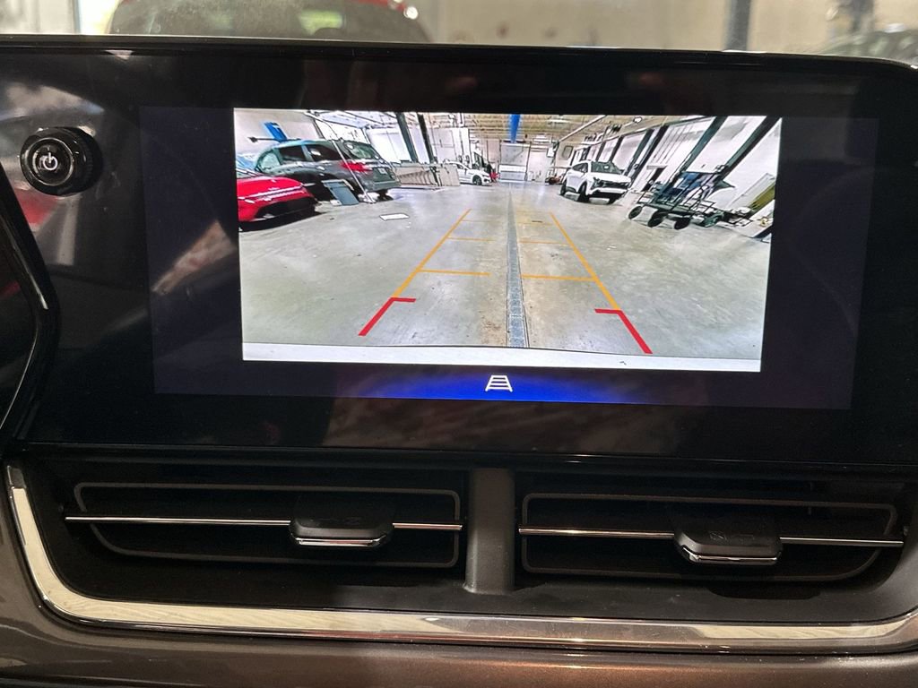 Used 2025 Chevrolet Trax ACTIV w/ Driver Confidence Package image 22