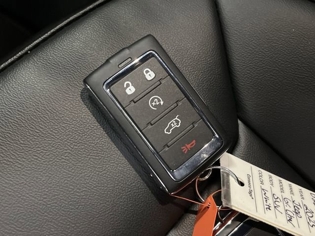 New 2025 Jeep Grand Cherokee Limited image 28