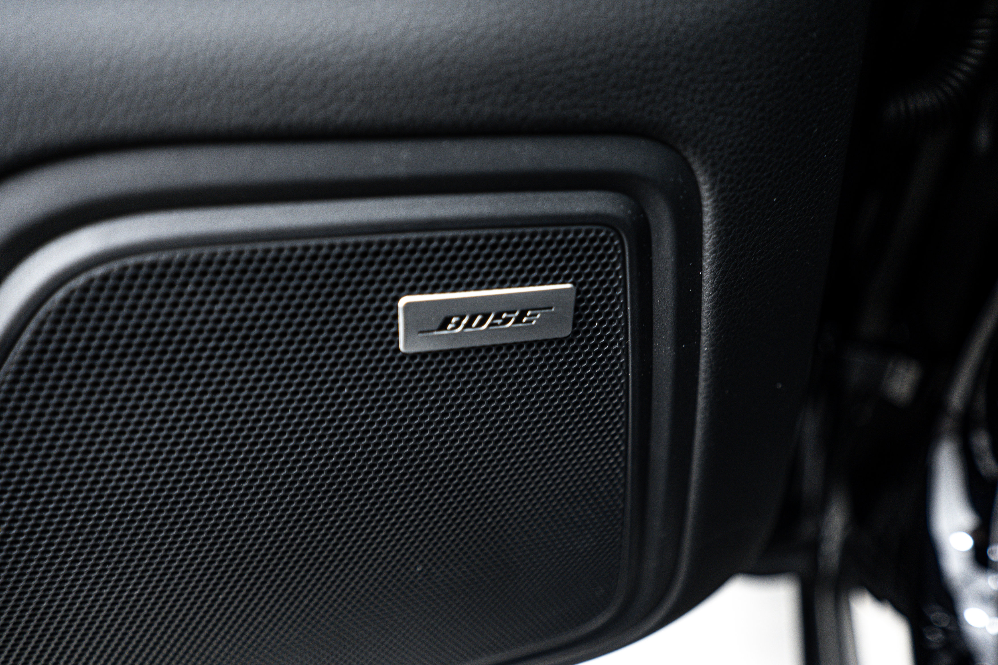 New 2025 Porsche Macan image 17