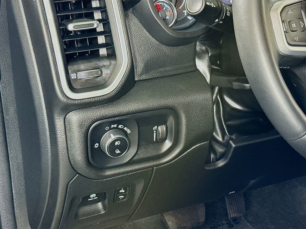 Used 2023 RAM 1500 Big Horn AWD/4WD image 10