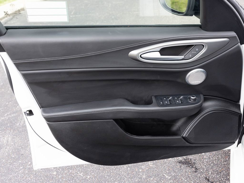 Used 2024 Alfa Romeo Giulia Veloce image 20