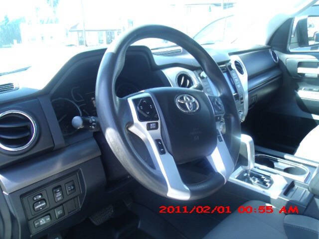 Used 2018 Toyota Tundra SR image 6