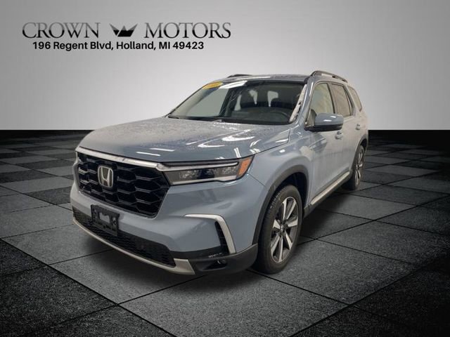 Certified 2025 Honda Pilot Touring image 3