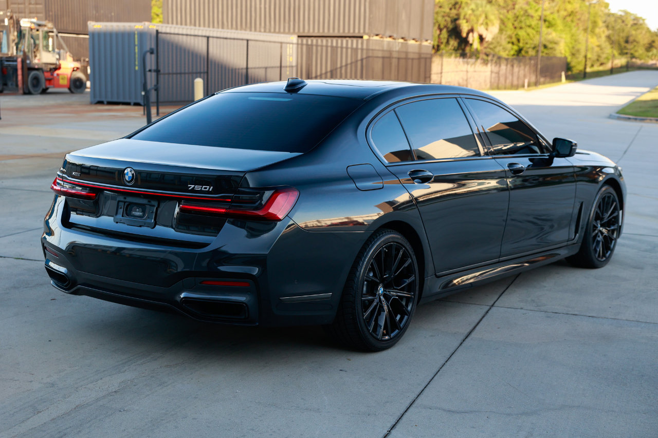 Used 2021 BMW 750i xDrive w/ Luxury Rear Seating Package image 13