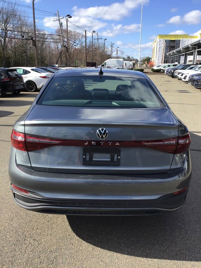 Used 2025 Volkswagen Jetta Sport image 4