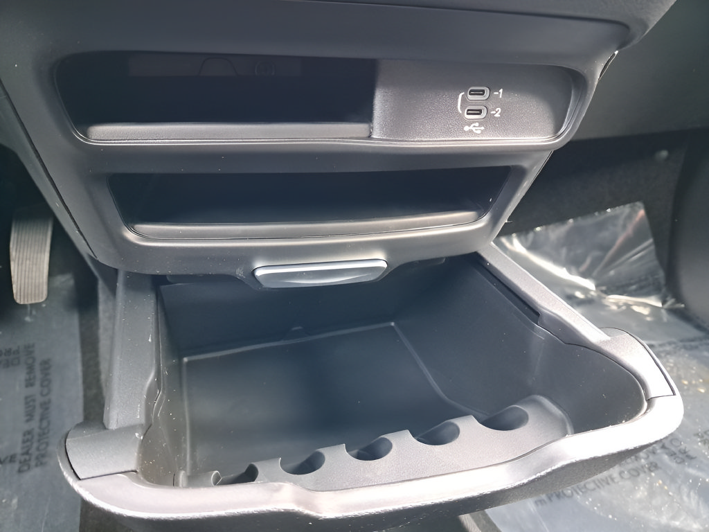 New 2026 Chrysler Voyager LX FWD image 21
