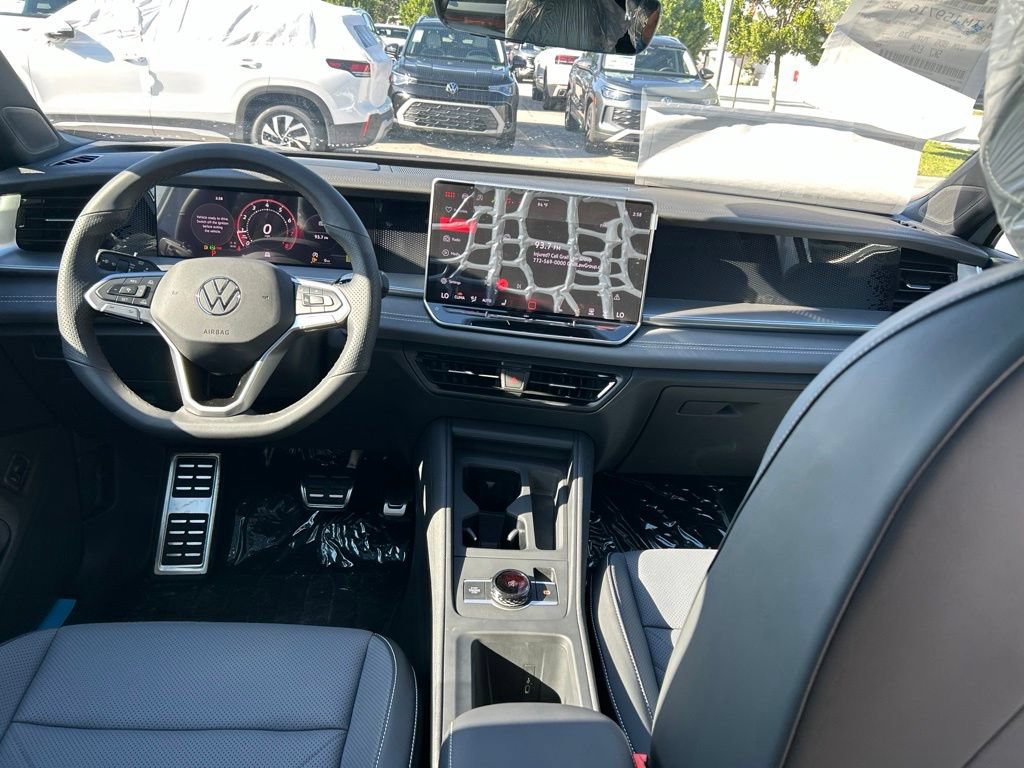 New 2026 Volkswagen Tiguan SE R-Line FWD image 10