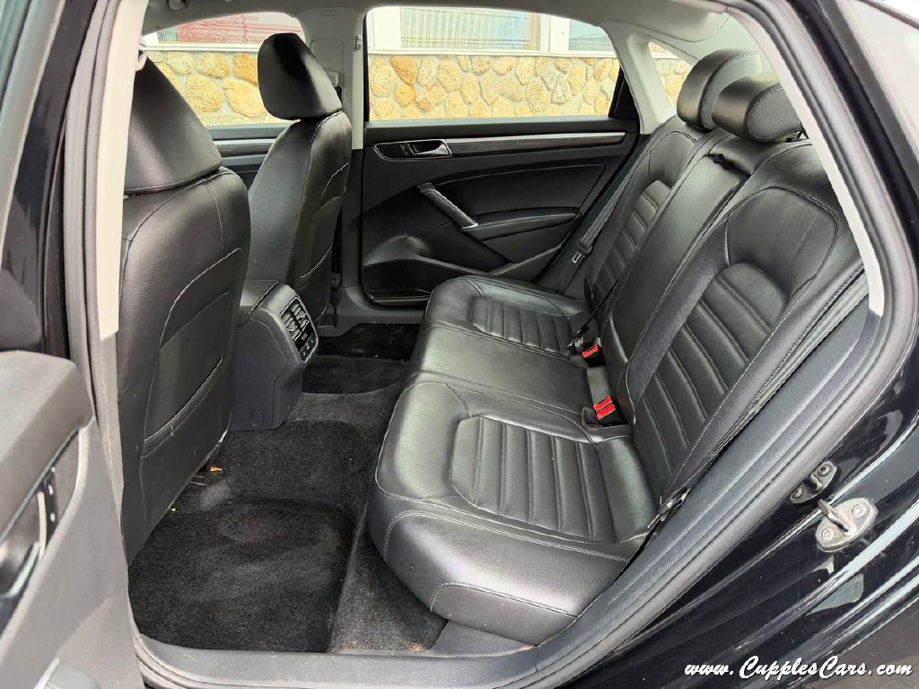 Used 2017 Volkswagen Passat 1.8T SEL Premium FWD image 8