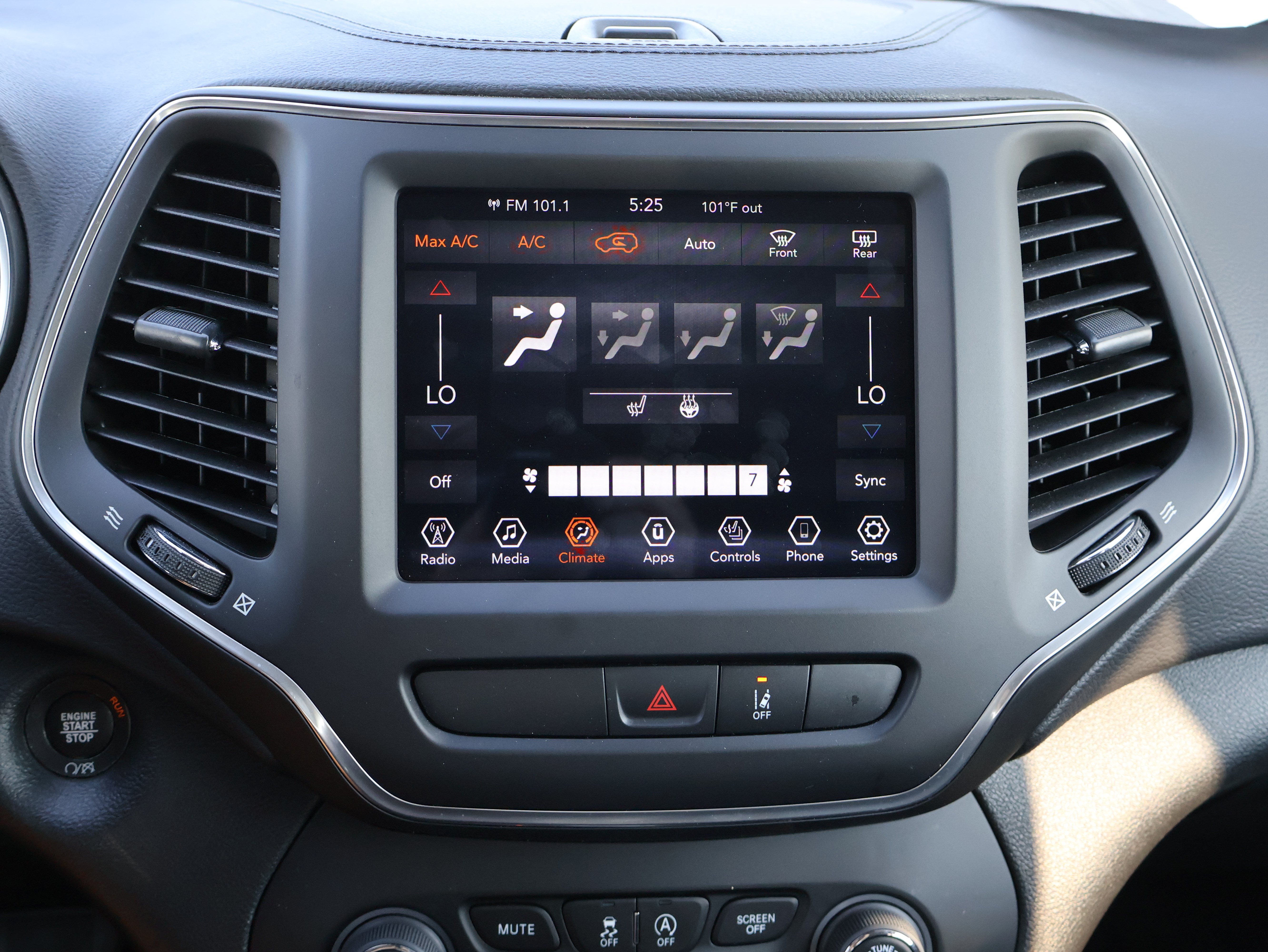 Used 2022 Jeep Cherokee Latitude Lux AWD/4WD image 21