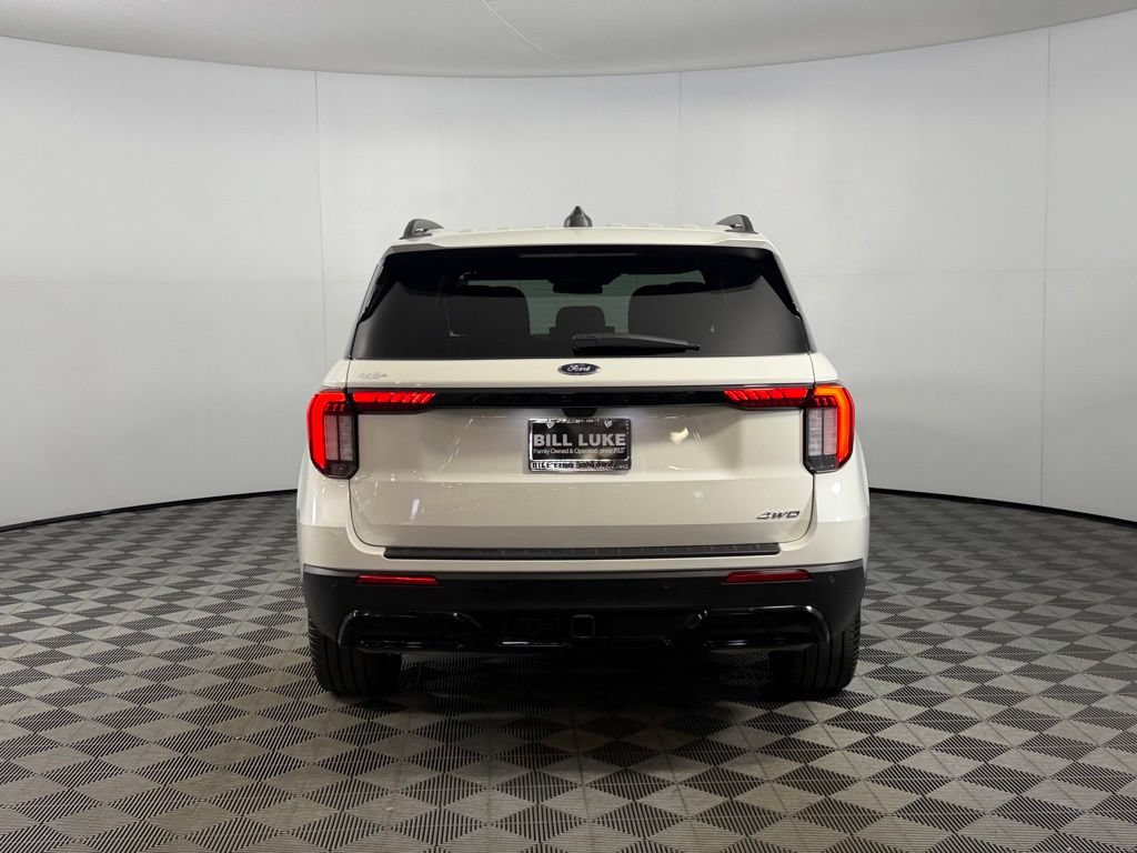 Used 2025 Ford Explorer ST-Line w/ ST-Line Street Pack AWD/4WD image 8