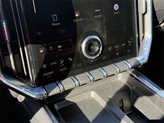 Used 2025 GMC Acadia Elevation image 28